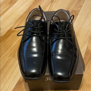 Florsheim Boy’s Dress Shoes Size 4.5